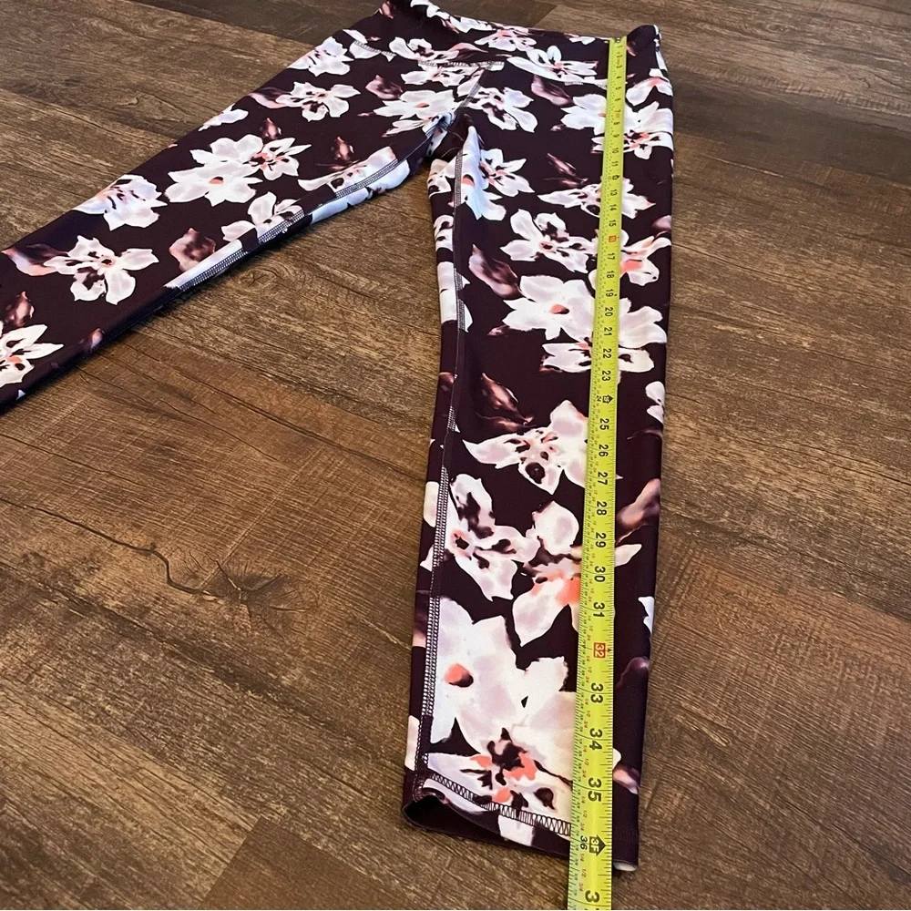 đźŤ2/$45~NWOT Balance Collection Wild Plum Floral Leggings~Large - Picture 8 of 11